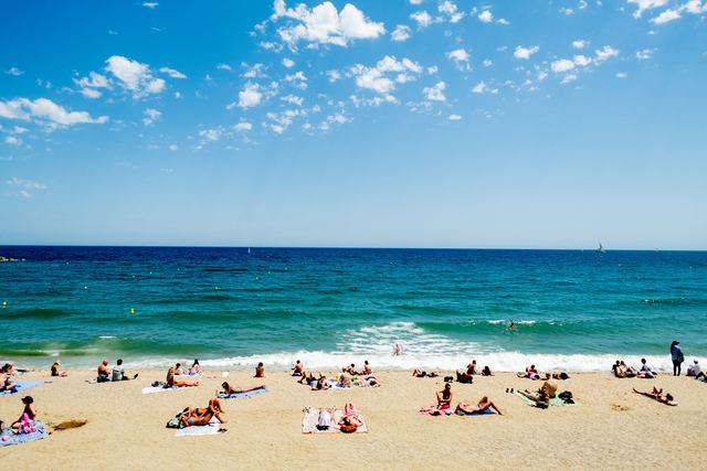 La plage del Canadell et Josep Pla, à Calella de Palafrugell La plage del Canadell et Josep Pla, à Calella de Palafrugell